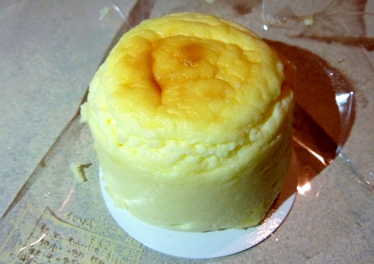 北海道旅行のおみやげ スナッフルスのチーズオムレット