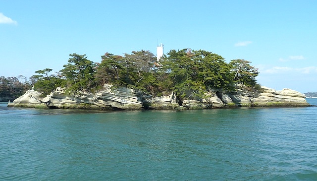 宮城県の松島クルーズ 地蔵島の灯台