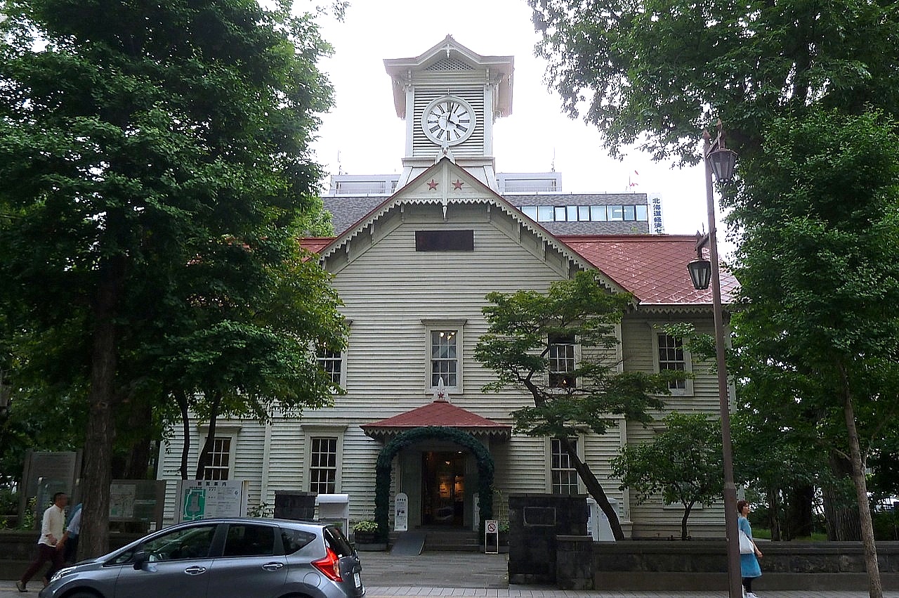 北海道の札幌の観光旅行 時計台