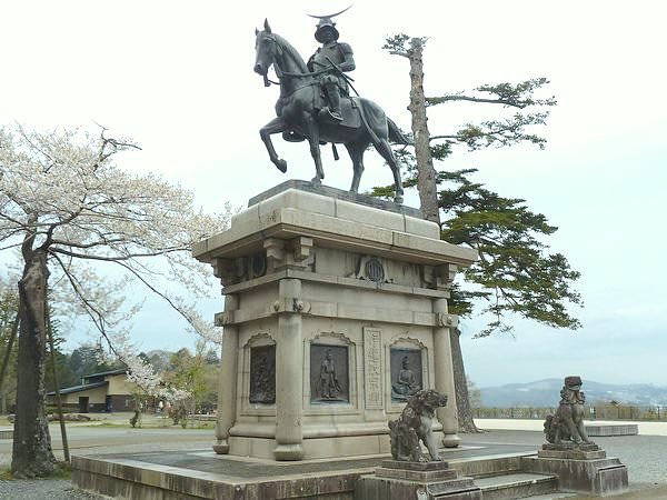 仙台城・青葉城の伊達政宗の騎馬像