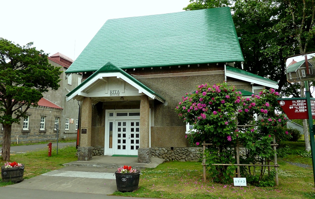 北海道の余市の観光旅行 マッサンのニッカウヰスキー蒸留所の旧竹鶴邸リタハウス