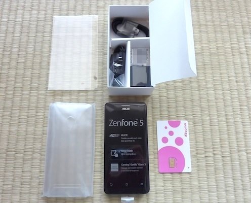 ZenFone5とNifMoのSIMカードの開封の儀